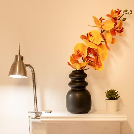 2Br Apartment At Piata Natiunilor Unite: Perfect For City Center Stays Bucarest Esterno foto