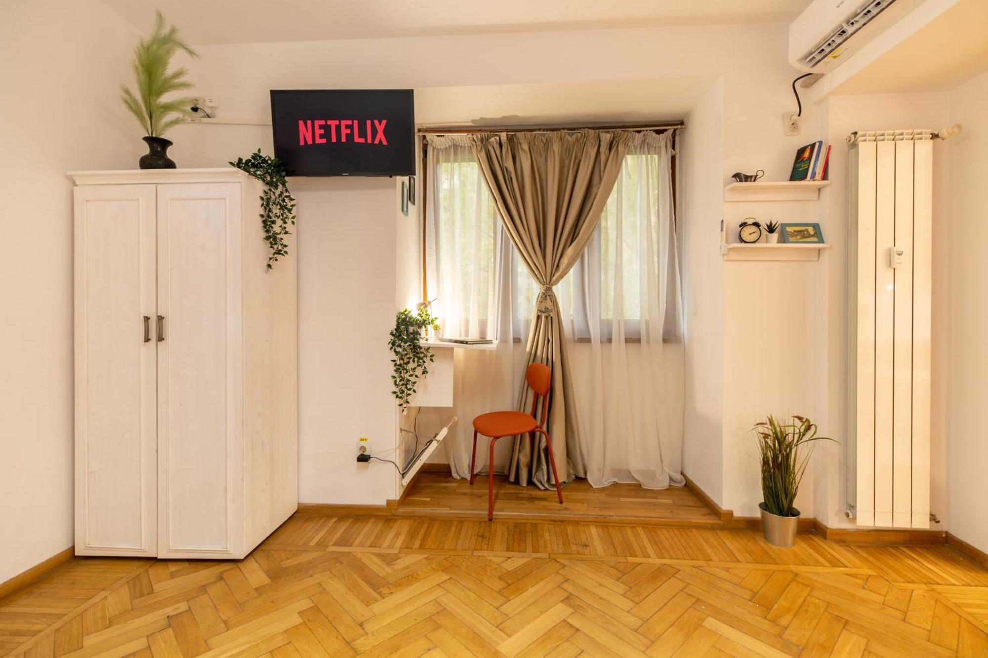 2Br Apartment At Piata Natiunilor Unite: Perfect For City Center Stays Bucarest Esterno foto