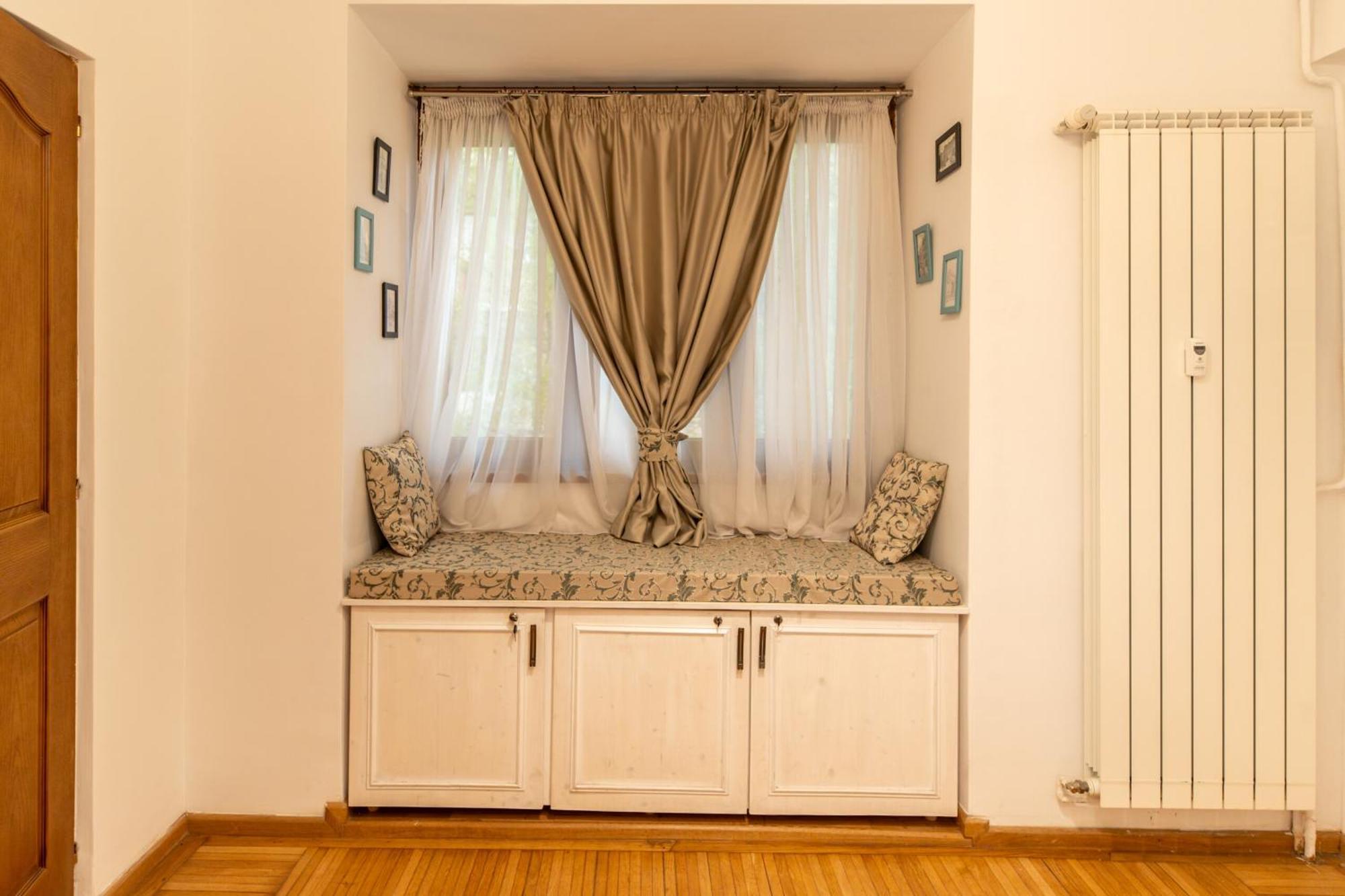 2Br Apartment At Piata Natiunilor Unite: Perfect For City Center Stays Bucarest Esterno foto
