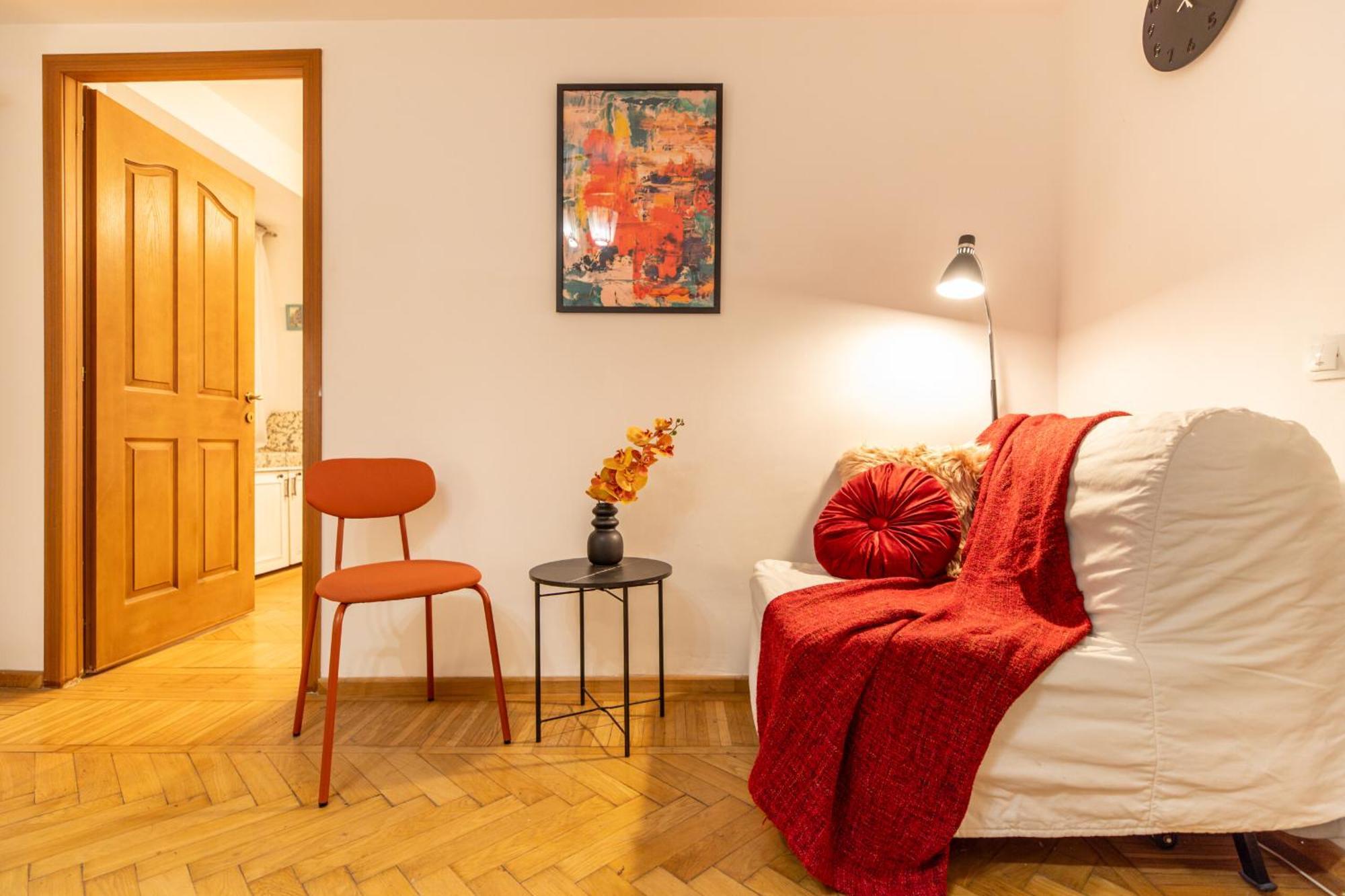 2Br Apartment At Piata Natiunilor Unite: Perfect For City Center Stays Bucarest Esterno foto