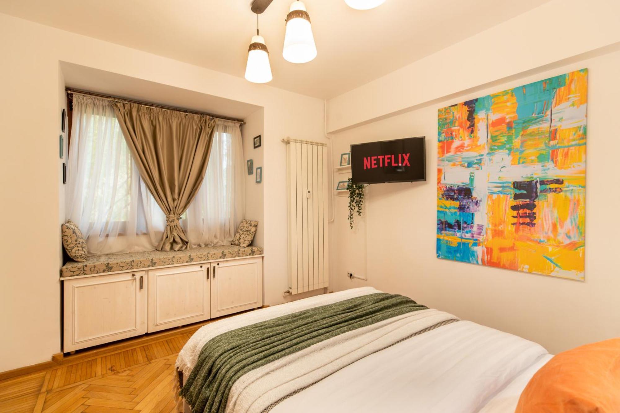 2Br Apartment At Piata Natiunilor Unite: Perfect For City Center Stays Bucarest Esterno foto