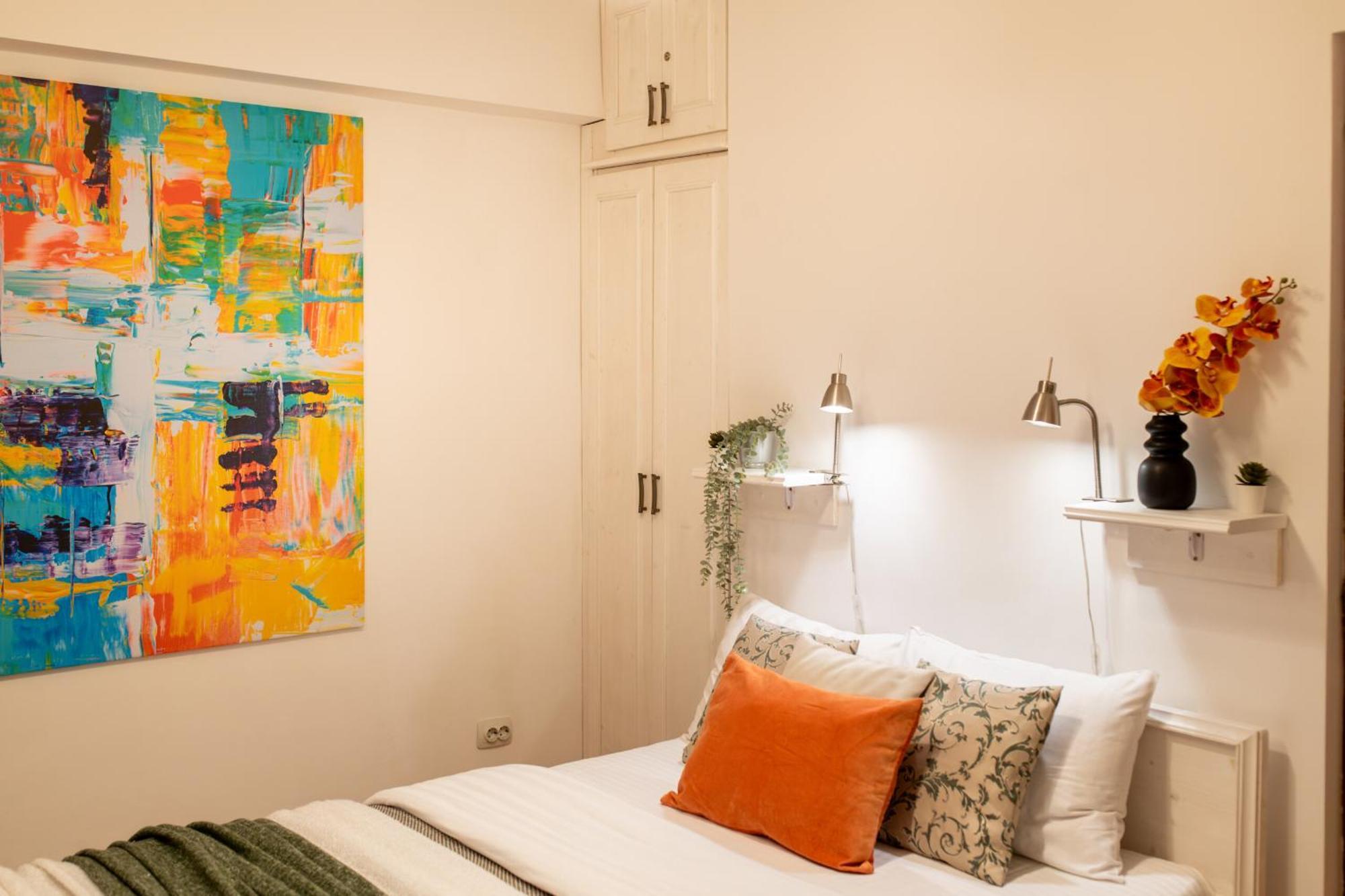 2Br Apartment At Piata Natiunilor Unite: Perfect For City Center Stays Bucarest Esterno foto